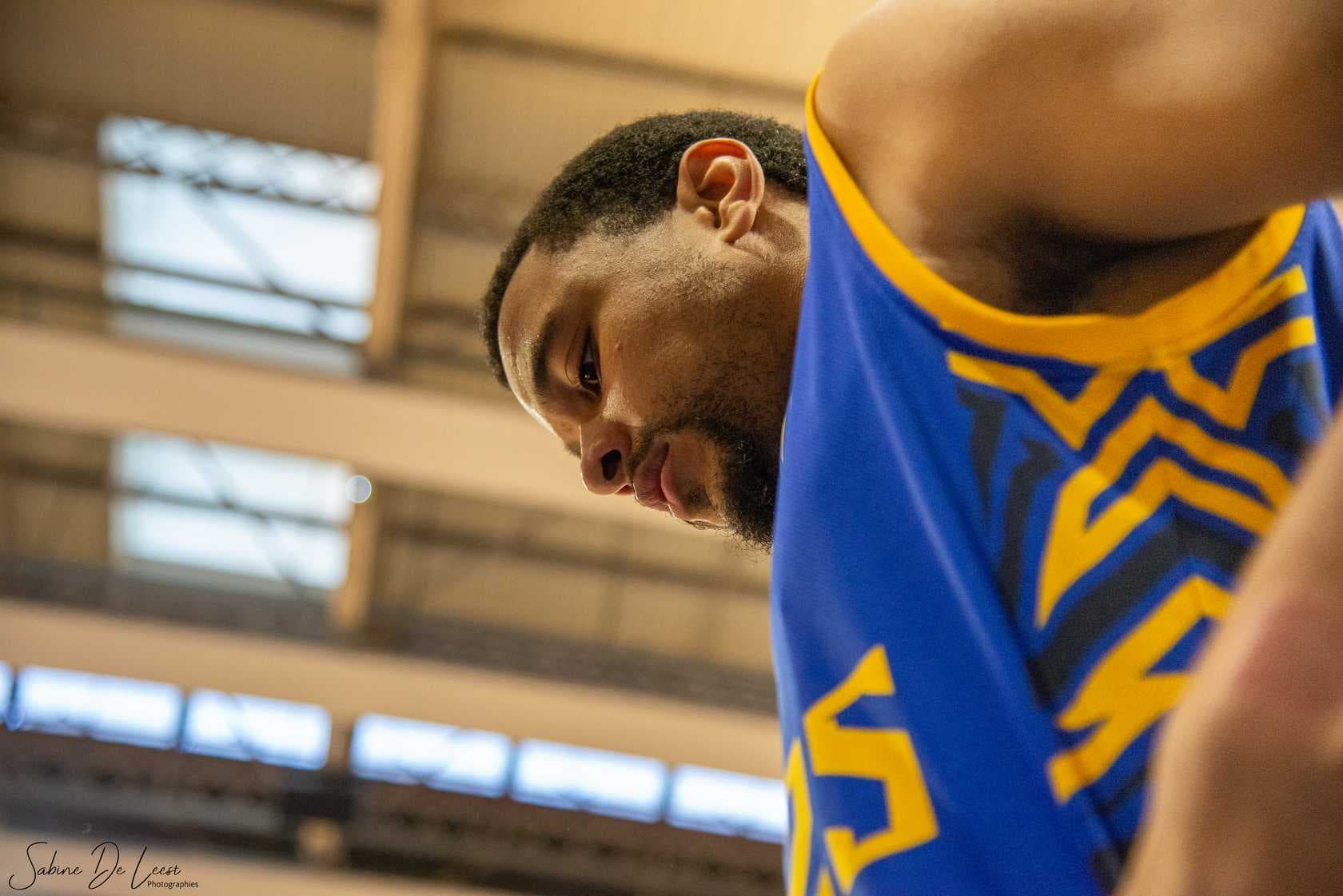 Après « un épisode profondément choquant », Tim Eboh s’est éloigné des terrains : « Je me bats chaque jour pour me reconstruire »