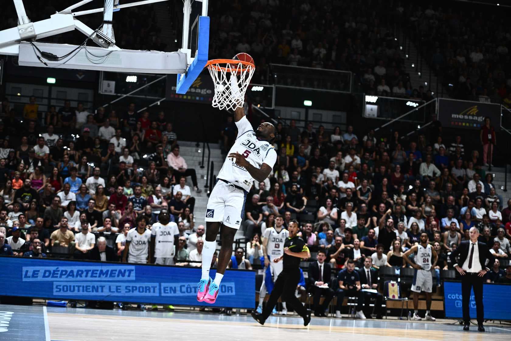 Dylan Affo Mama quitte officiellement Dijon pour l’Élan Béarnais