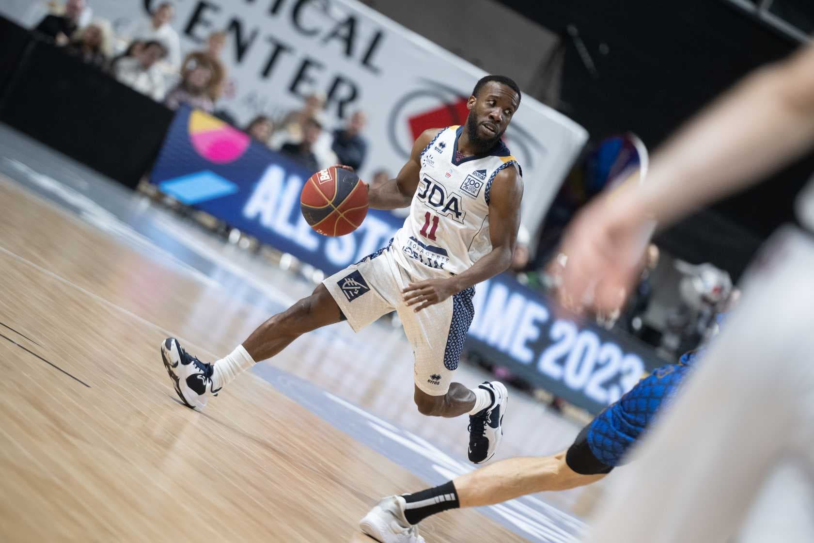La réponse du patron : David Holston signe la meilleure performance de la saison et abat Roanne !