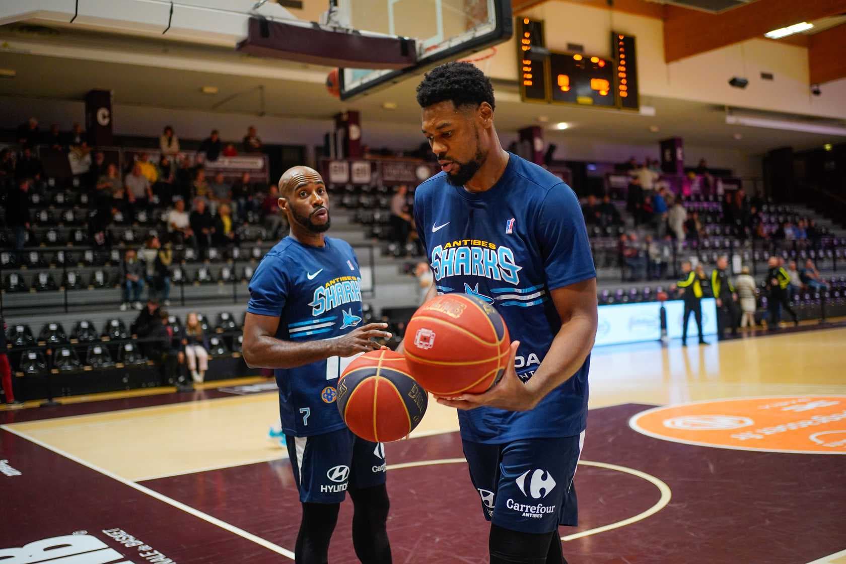 Junior Mbida tente l’aventure tchèque