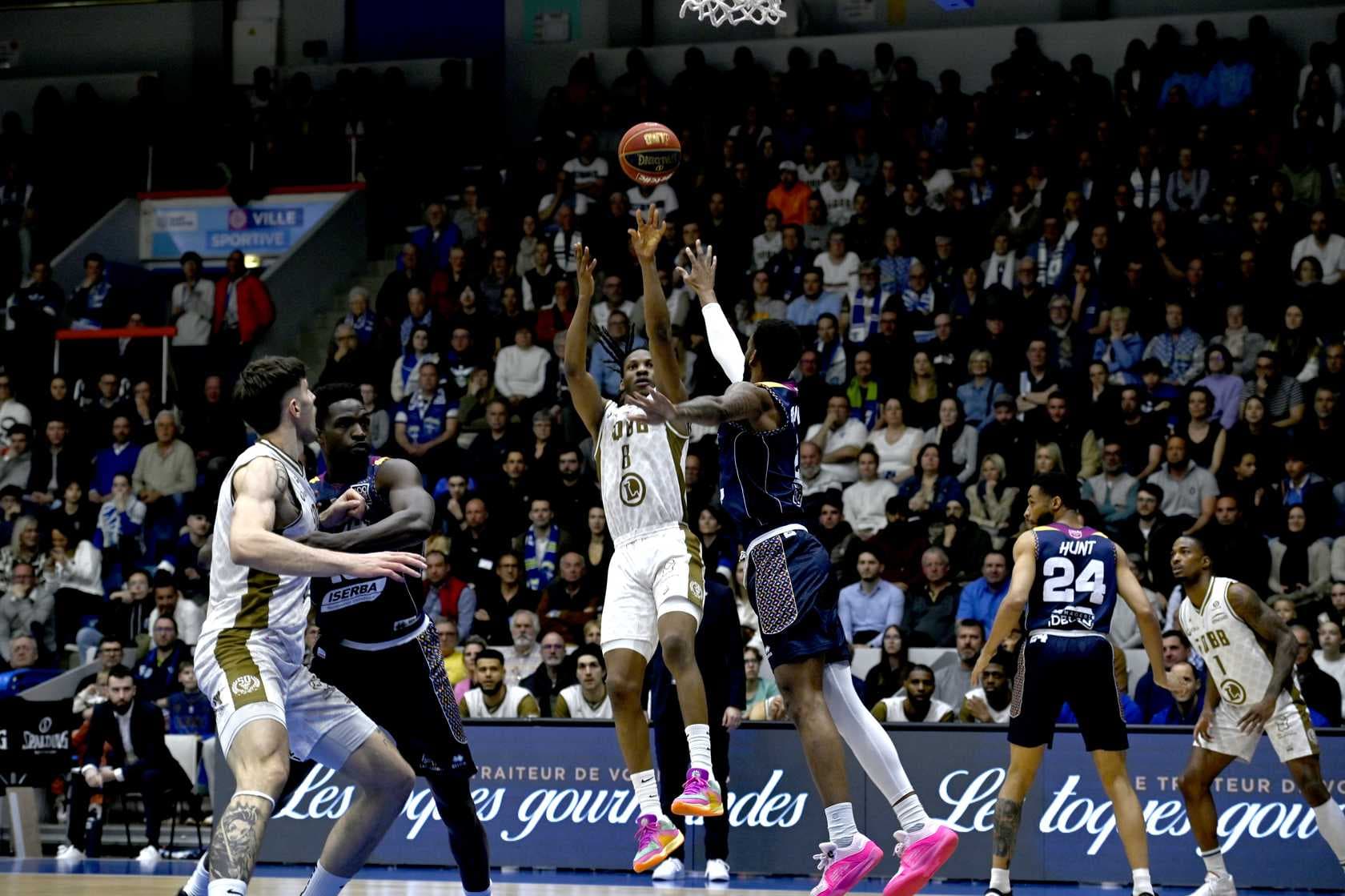 Melvin Ajinça signe ses records pour son retour