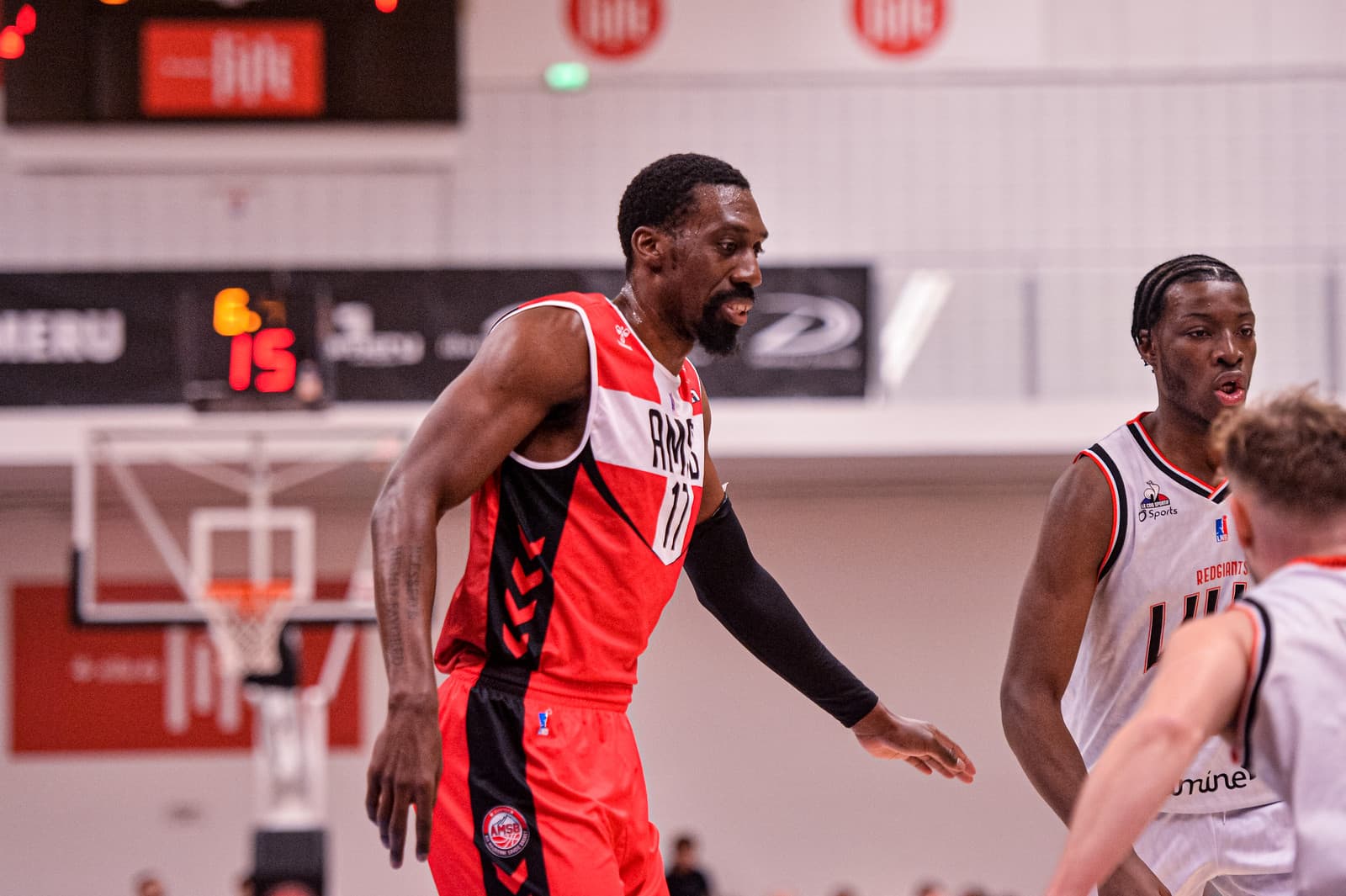 Aix-Maurienne libère Michel-Ofik Nzege