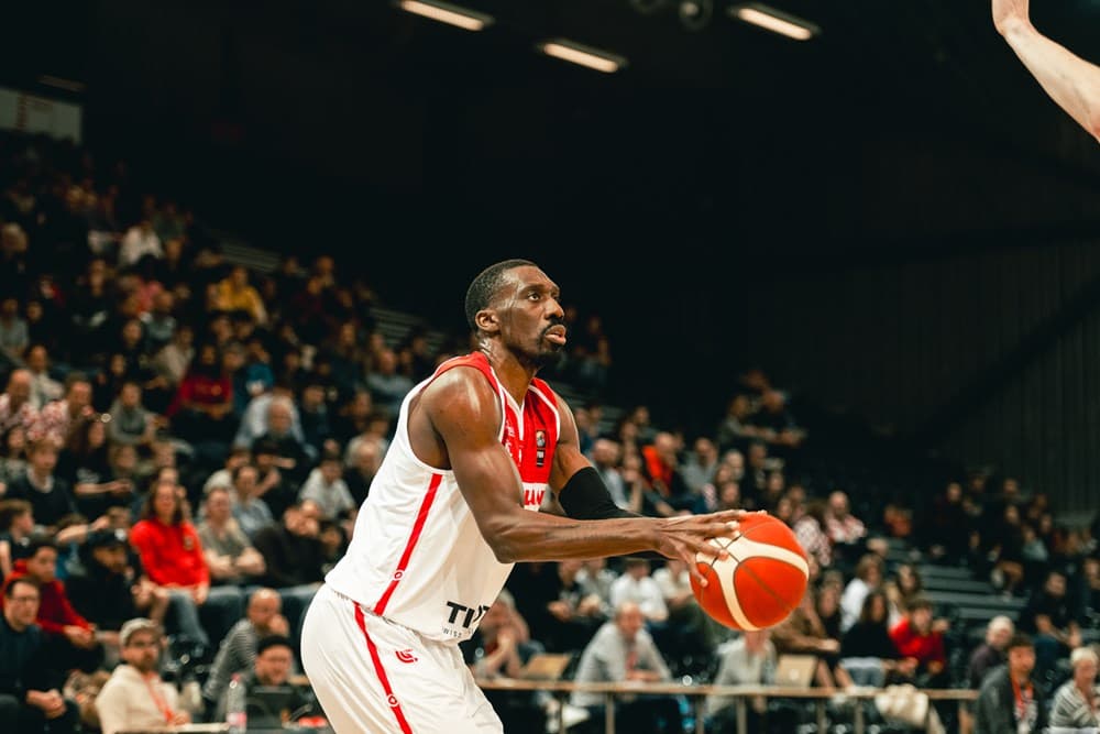L’international suisse Michel-Ofik Nzege arrive à Aix-Maurienne