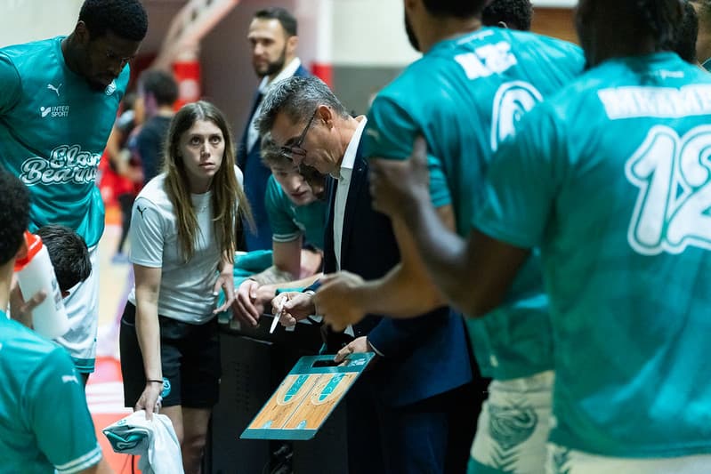 « Globalement, on a plutôt bien maîtrisé les choses », analyse Mickaël Hay après la victoire de l’Élan Béarnais à Rouen