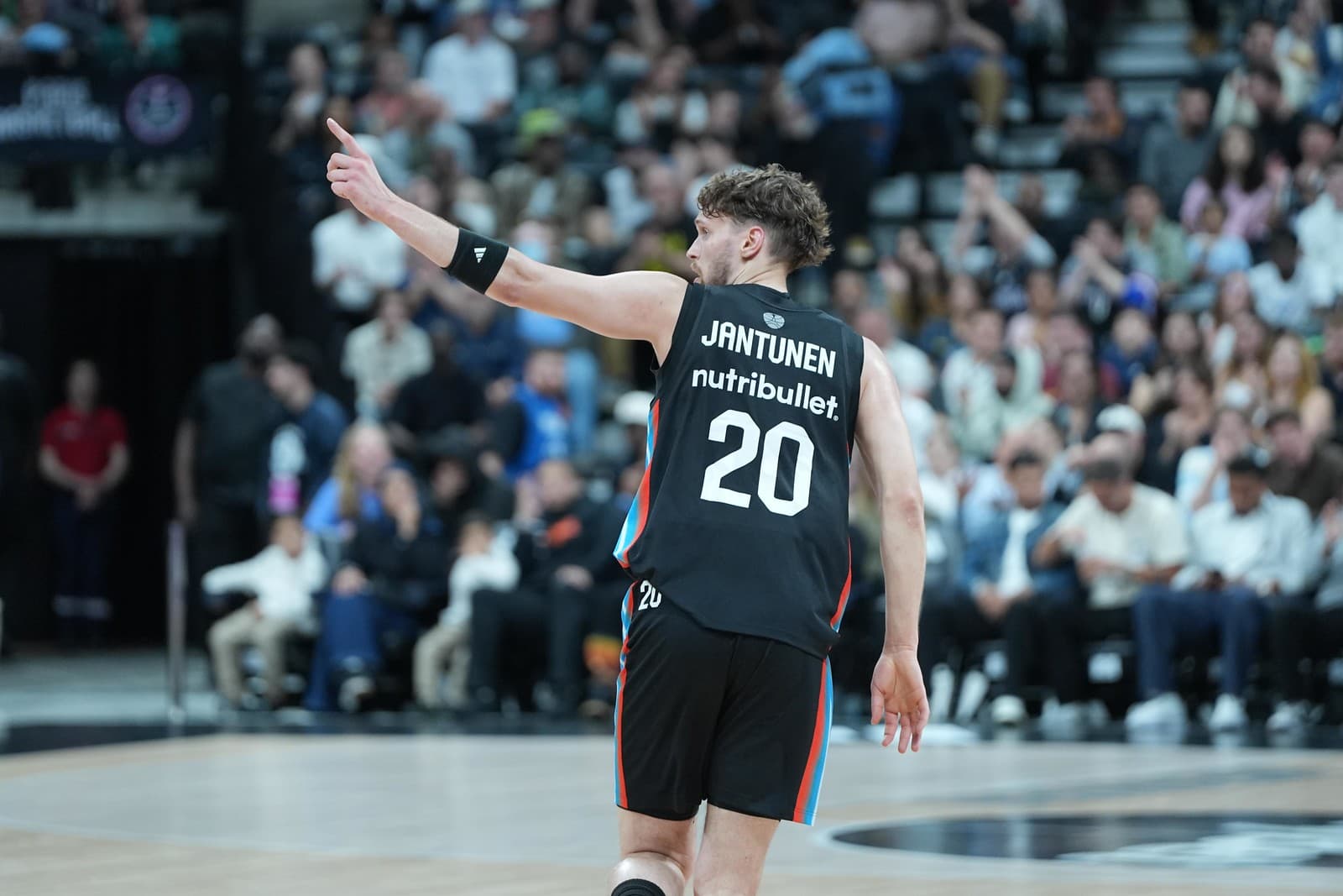 Le club champion d’Europe 2025 recrute un élément clé du Paris Basketball
