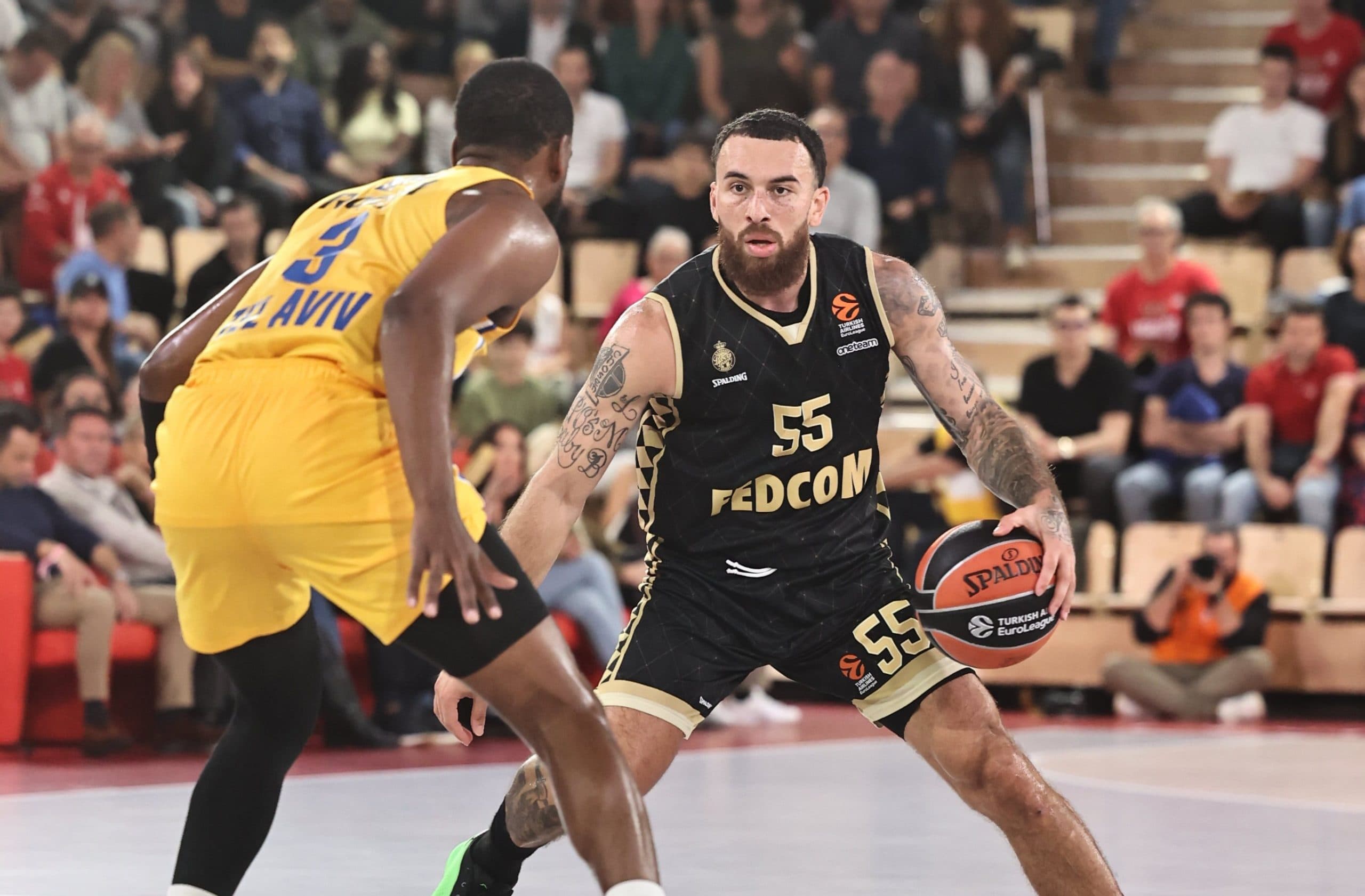 Mike James, un MVP transformé en floor general : « Il impacte tout autant le match en mettant moins de points »