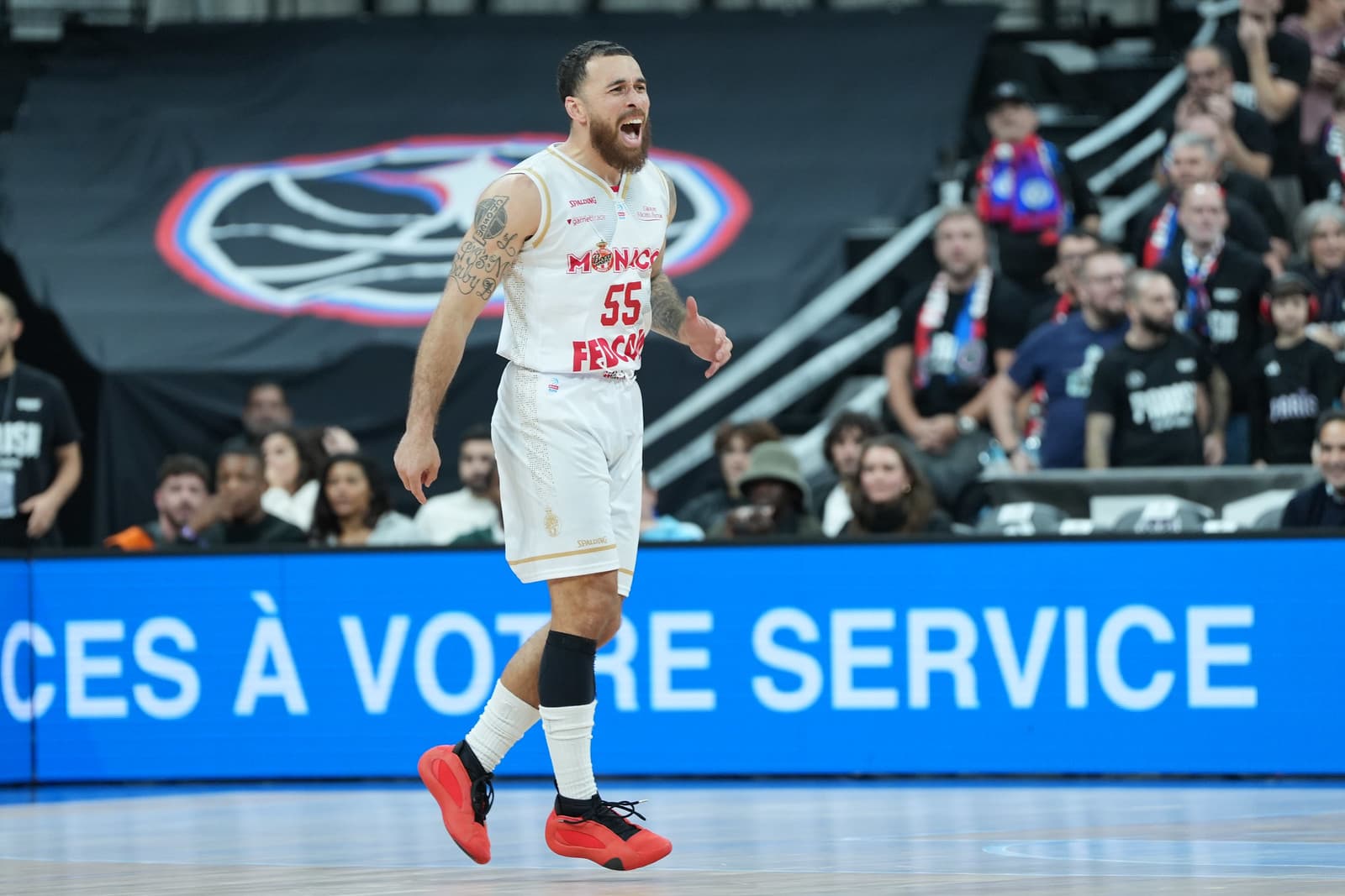 Mike James restera-t-il capitaine de Monaco ? L’étonnante réponse du président Fedoricsev