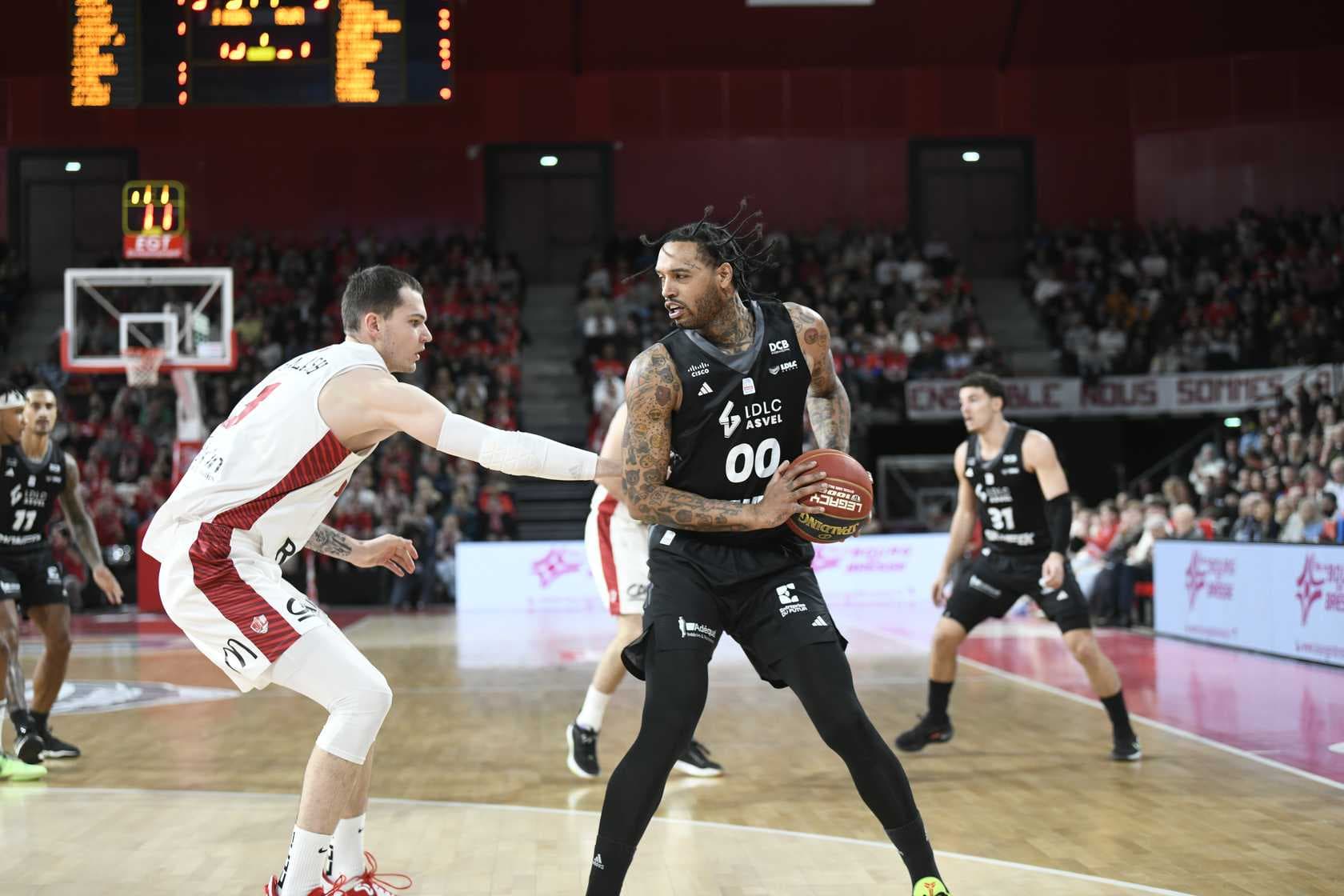 L’ASVEL s’impose à Bourg et garde la suprématie régionale