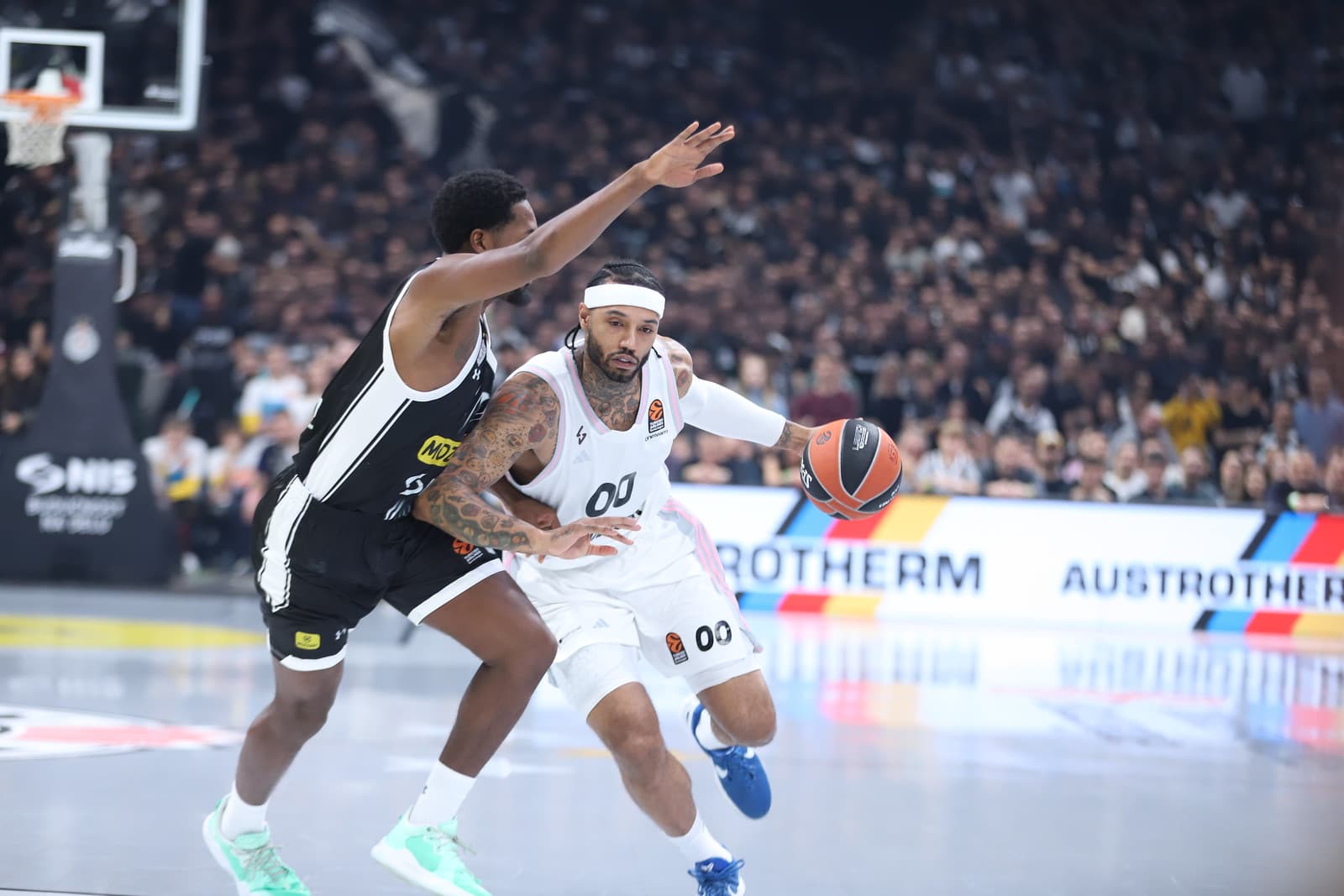 Mike Scott forfait face au Maccabi Tel-Aviv, Kahudi incertain