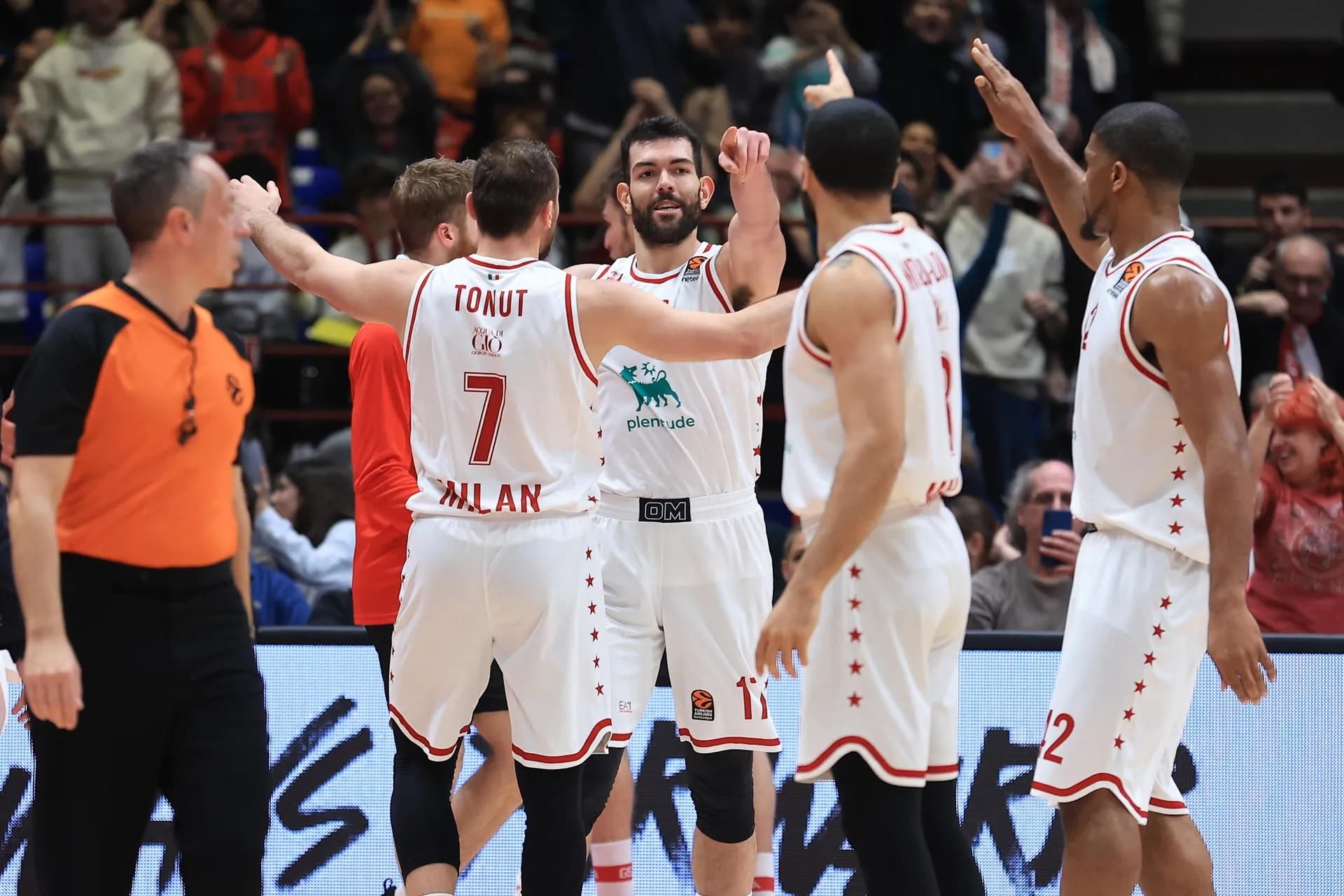 Milan corrige l’Olympiakos et reprend espoir