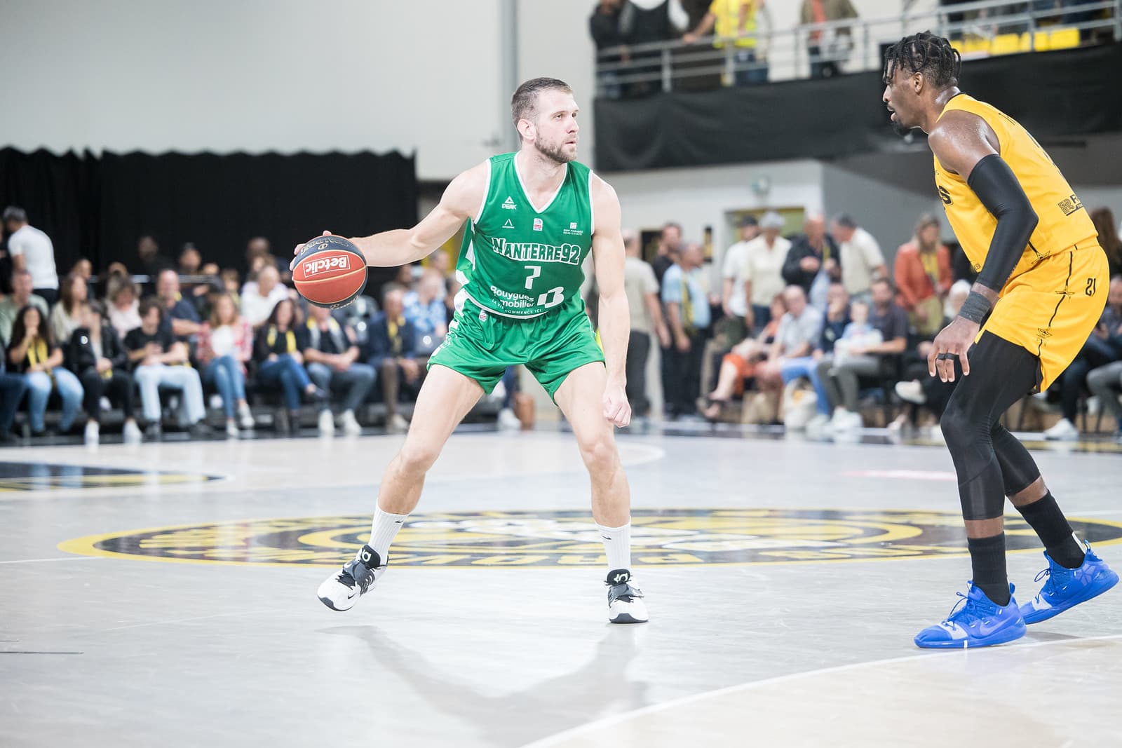 Miralem Halilovic suit son ami Justin Bibbins au Dinamo Sassari