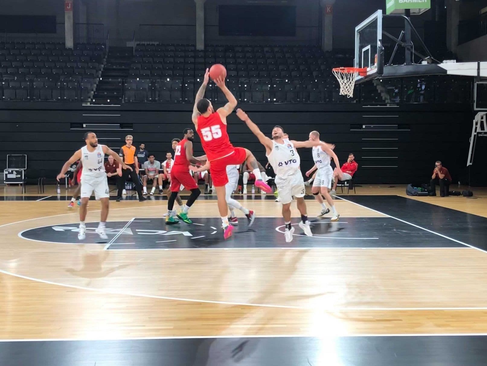 Monaco termine ses matches de préparation par une victoire à Hambourg avec 22 points de Mike James