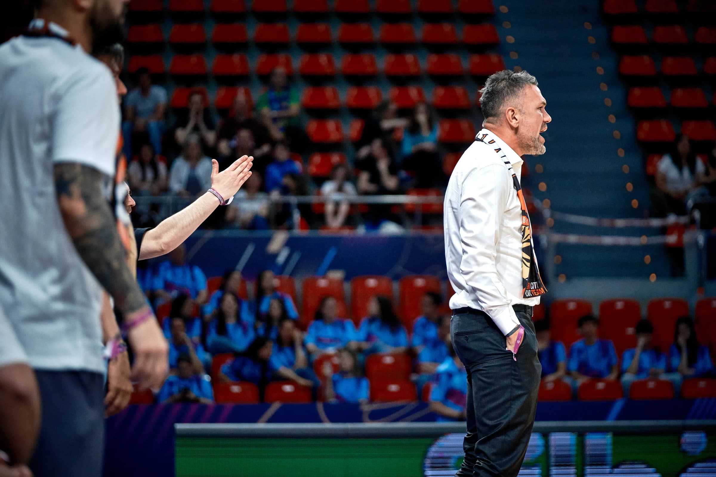 Après une nuit en garde à vue suite à son arrestation au Final Six, le président de Mersin a été présenté à un juge