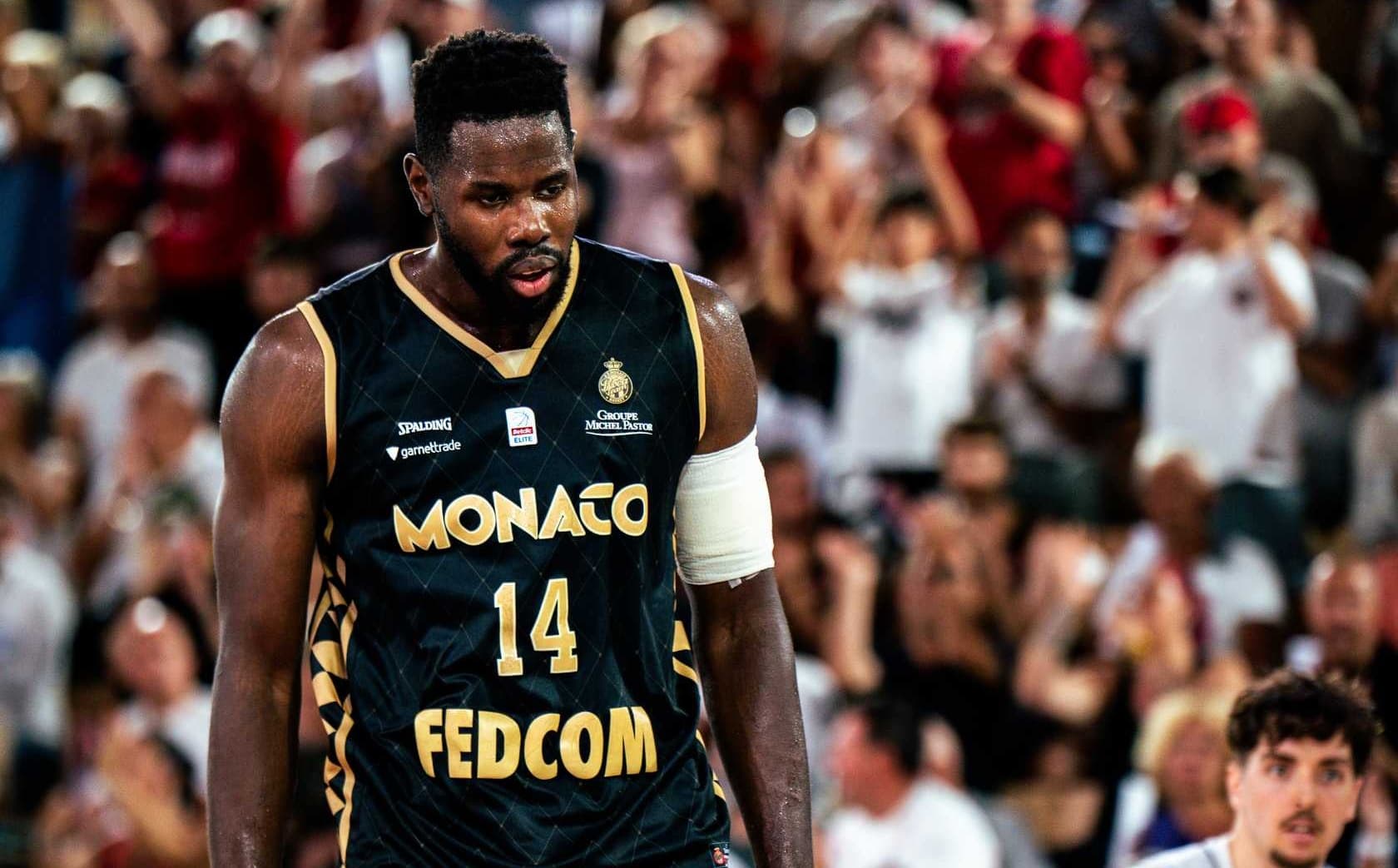 Mam’ Jaiteh sorti sur blessure : l’AS Monaco privée de son pivot pour l’épilogue à Paris ?