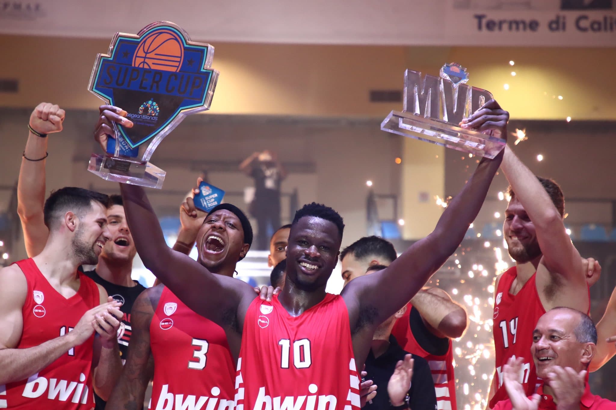 Moustapha Fall vainqueur et MVP de la Supercoupe de Grèce