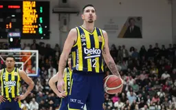 Nando De Colo a marqué 8 points en 18 minutes dans la nouvelle victoire de Nando De Colo