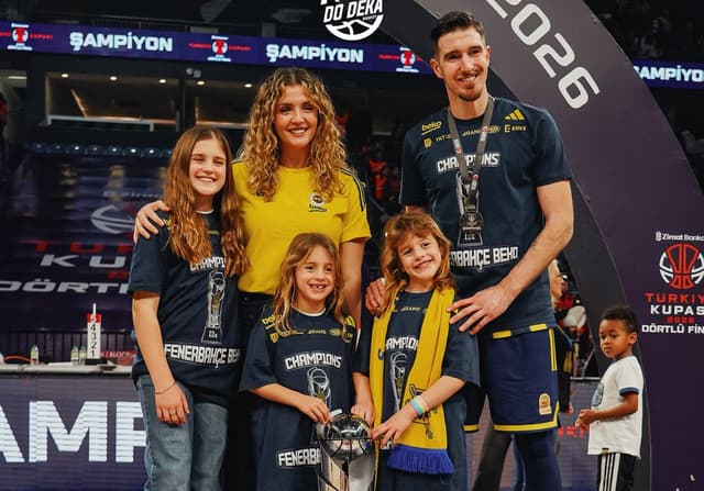 Un nouveau trophée pour Nando De Colo : le Fenerbahçe remporte la Coupe de Turquie