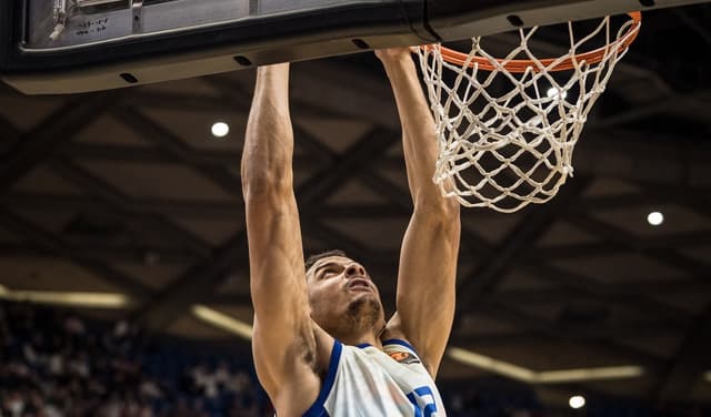 Valence dompte l’Hapoel au bout du suspense, Neal Sako précieux dans l’ombre
