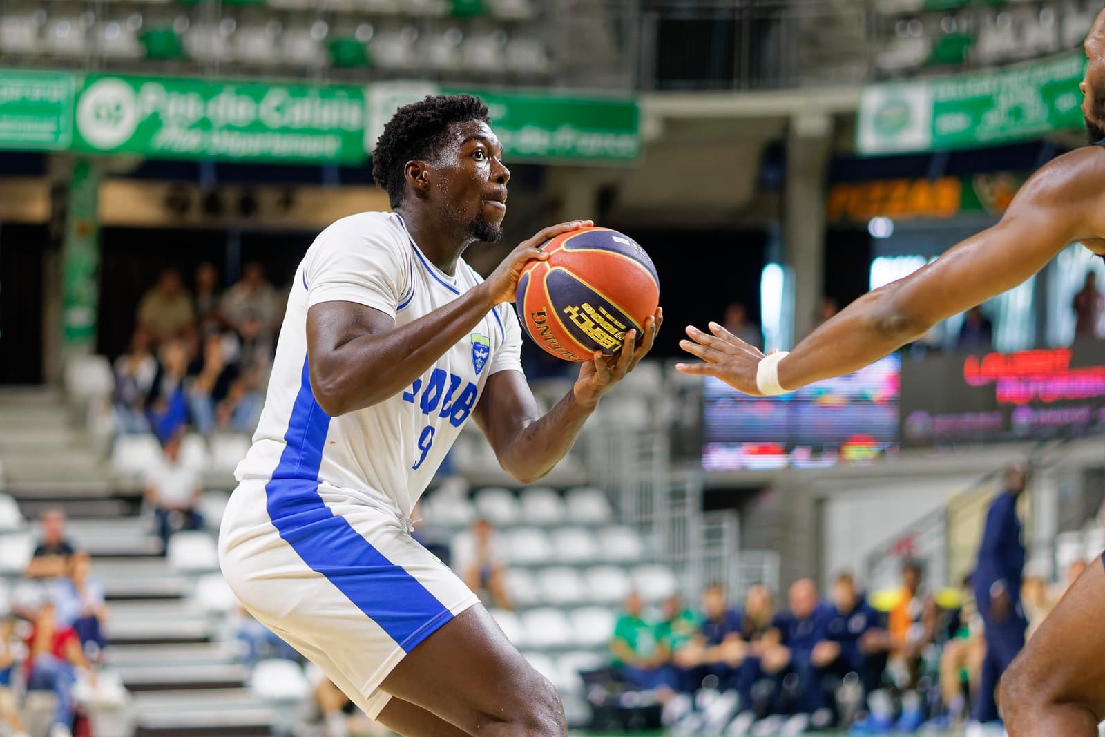 Saint-Quentin termine sa préparation sur une révolte collective contre Bonn