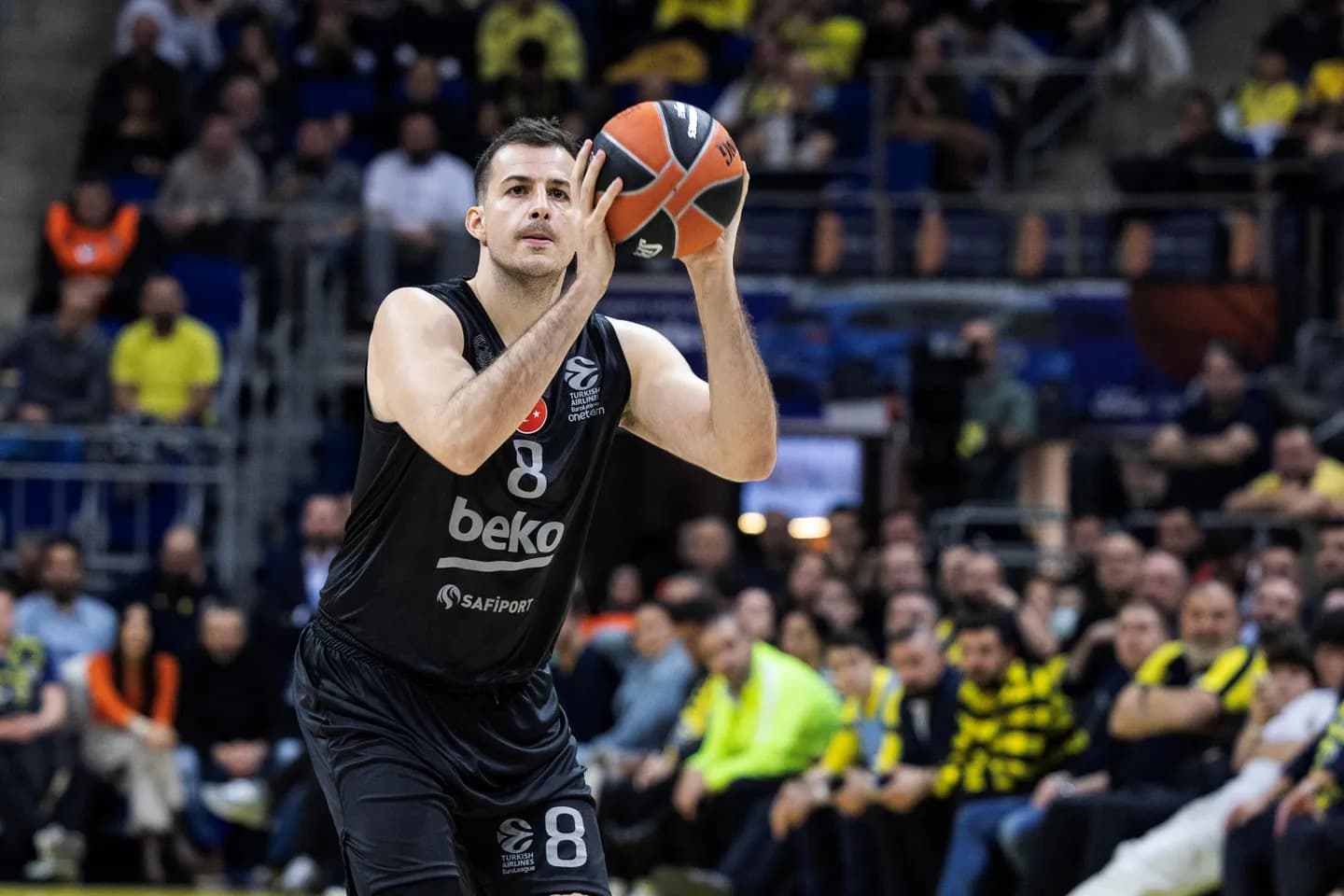 L’Étoile Rouge Belgrade continue son recrutement XXL avec l’arrivée de Nemanja Bjelica
