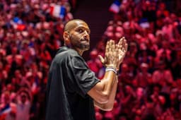 Nicolas Batum, ici à Bercy lors de France - Espagne, est le consultant du groupe TF1 pour l'EuroBasket 2025