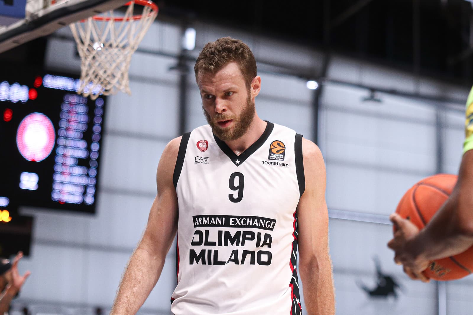 Nicolo Melli de retour à Fenerbahce, Josh Nebo le remplace à Milan