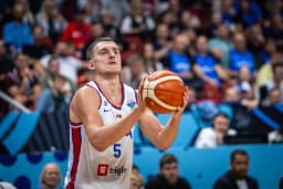 Nikola Jovic a été très bon pour la Serbie contre l'Estonie