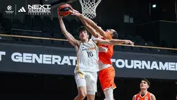 Noa Essengue tente de contrer Hugo Gonzales à l'ANGT 2024, à Berlin