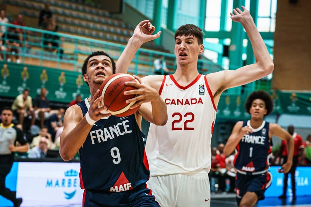 La France déroule face au Canada