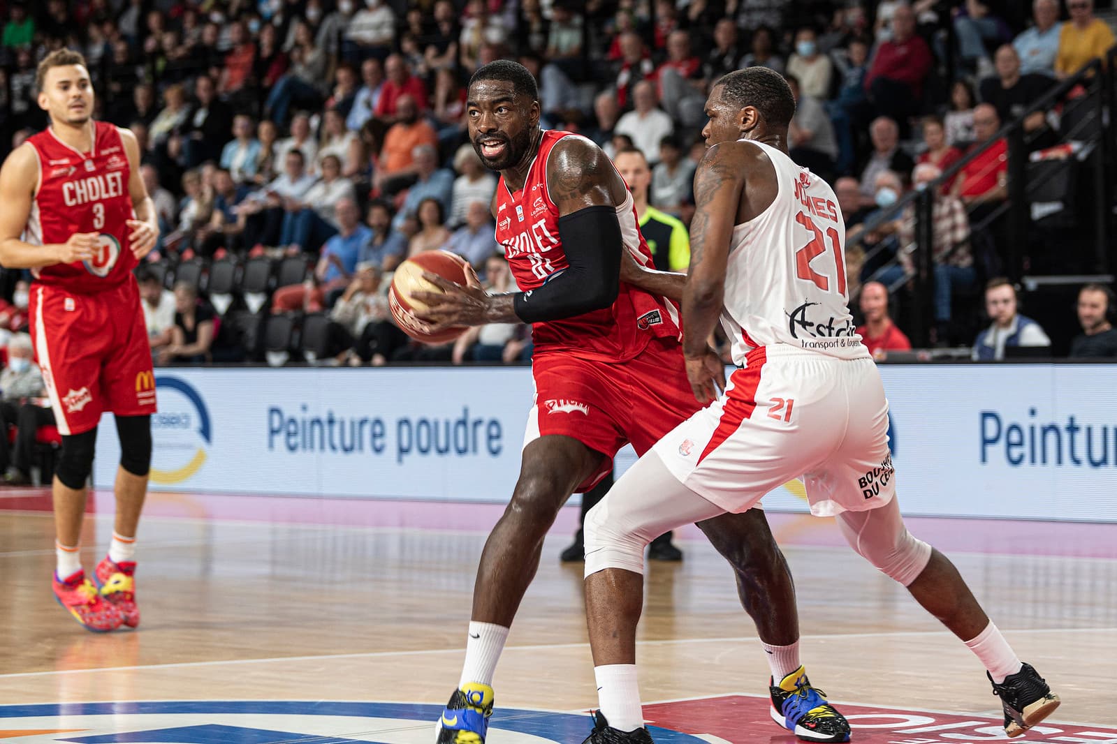 O.D. Anosike poursuit sa carrière en Iran