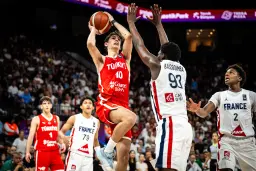 Omer Kutluay a donné la leçon à l'équipe de France U17, particulièrement en fin de match