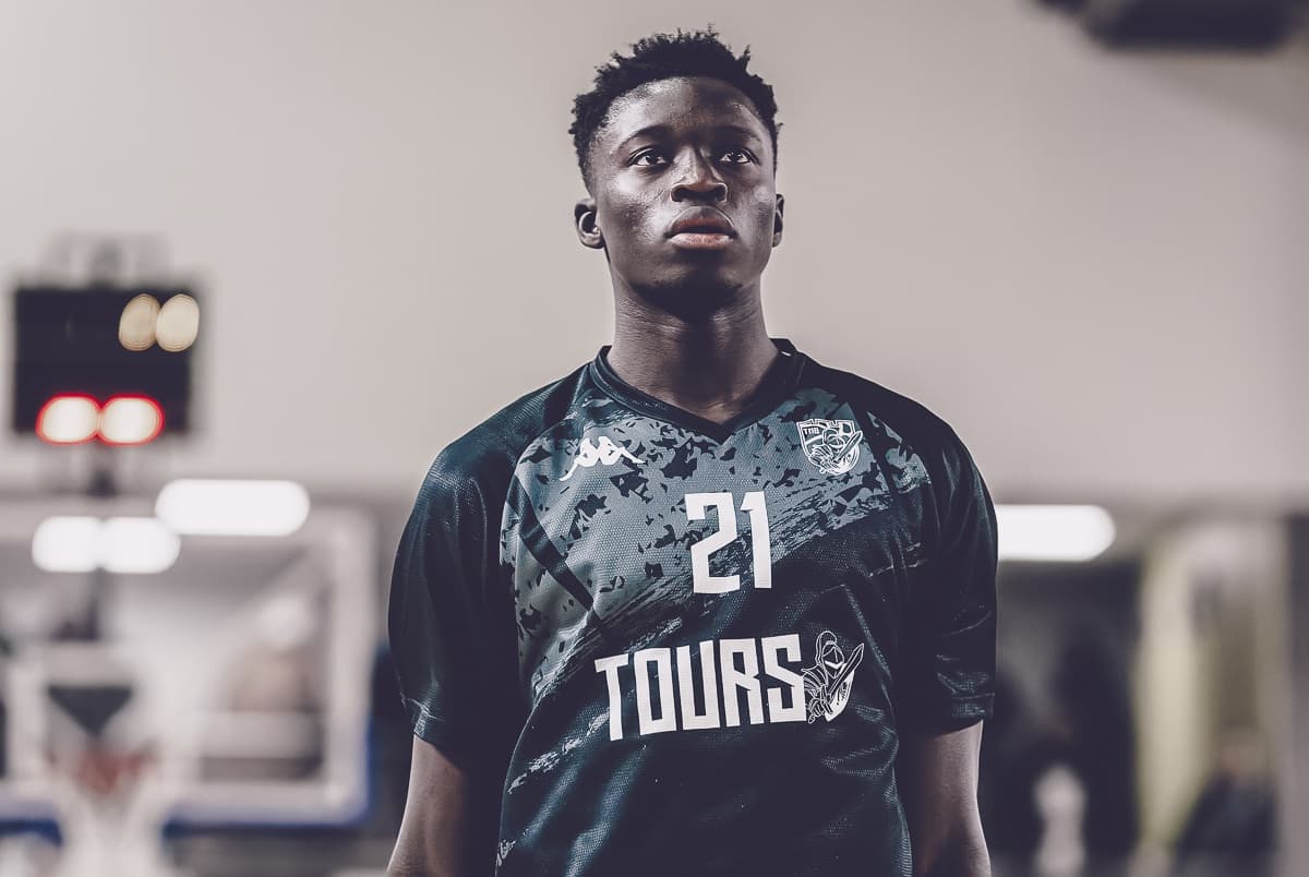 Tours annonce les signatures d’Ousmane Kaba, Djibril Diawara et Louis Gibey