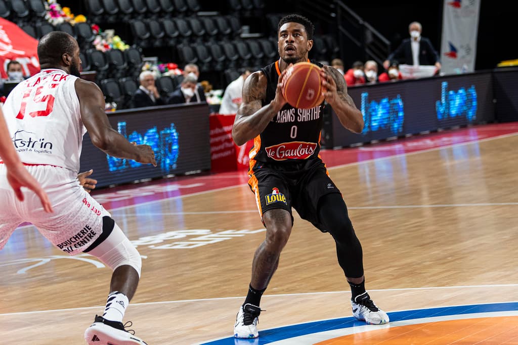 Retour au pays pour Ovie Soko, futur joueur des London Lions