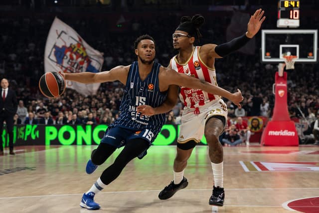 L’Anadolu Efes rechute contre l’Étoile Rouge, malgré Isaïa Cordinier