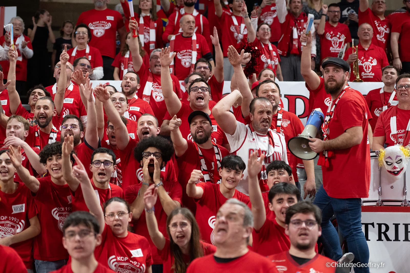 95 ans et abonnée à l’Élan Chalon : la belle histoire de Denise Catinot !