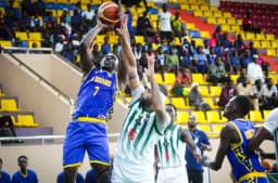 Patrick Clerence numéro 15 en défense sous les couleurs de son nouveau club africain @BAL FIBA