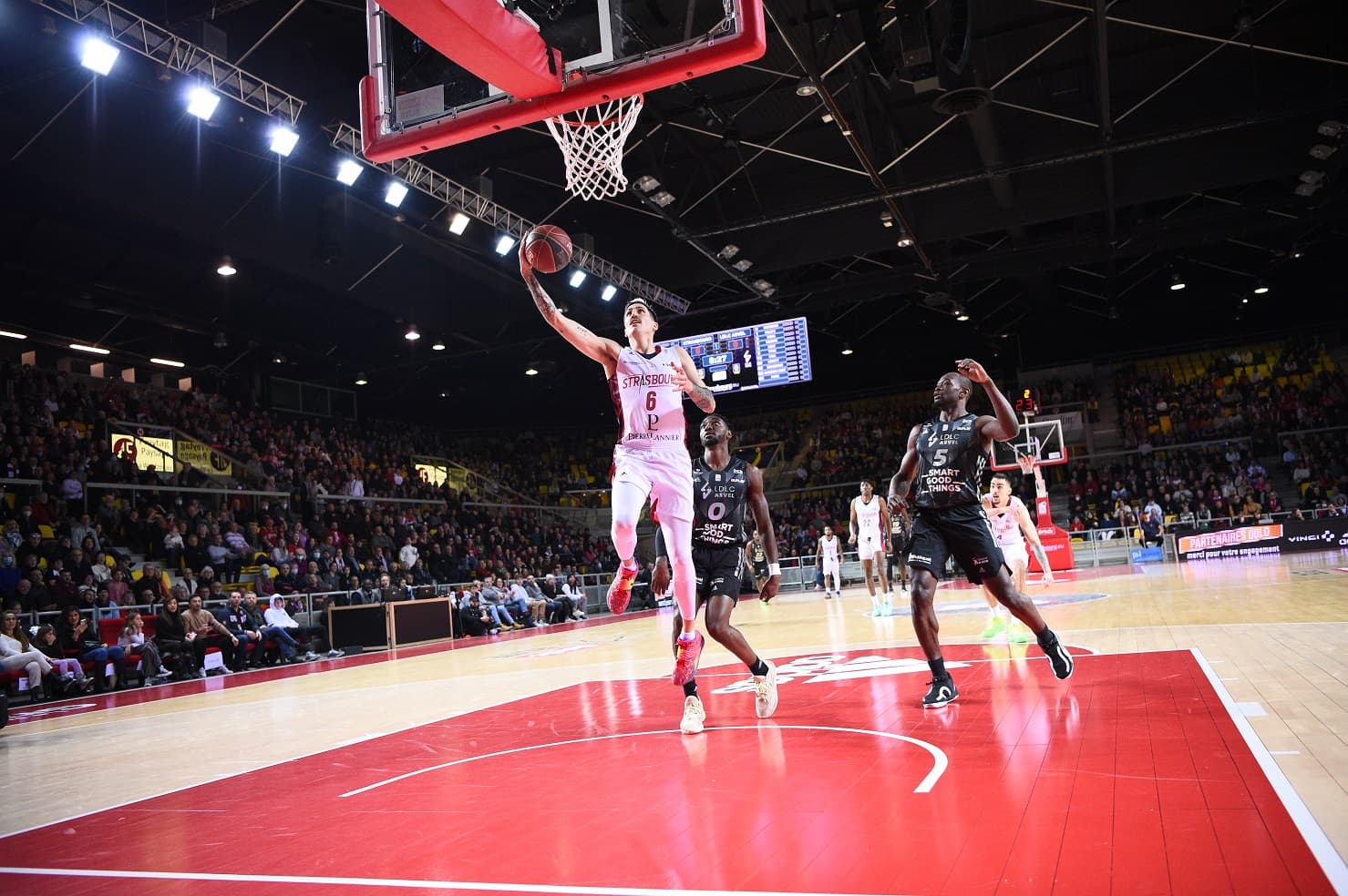 Face à l’ASVEL, Luca Banchi (Strasbourg) veut « sentir le désir de challenger une équipe de ce haut niveau »