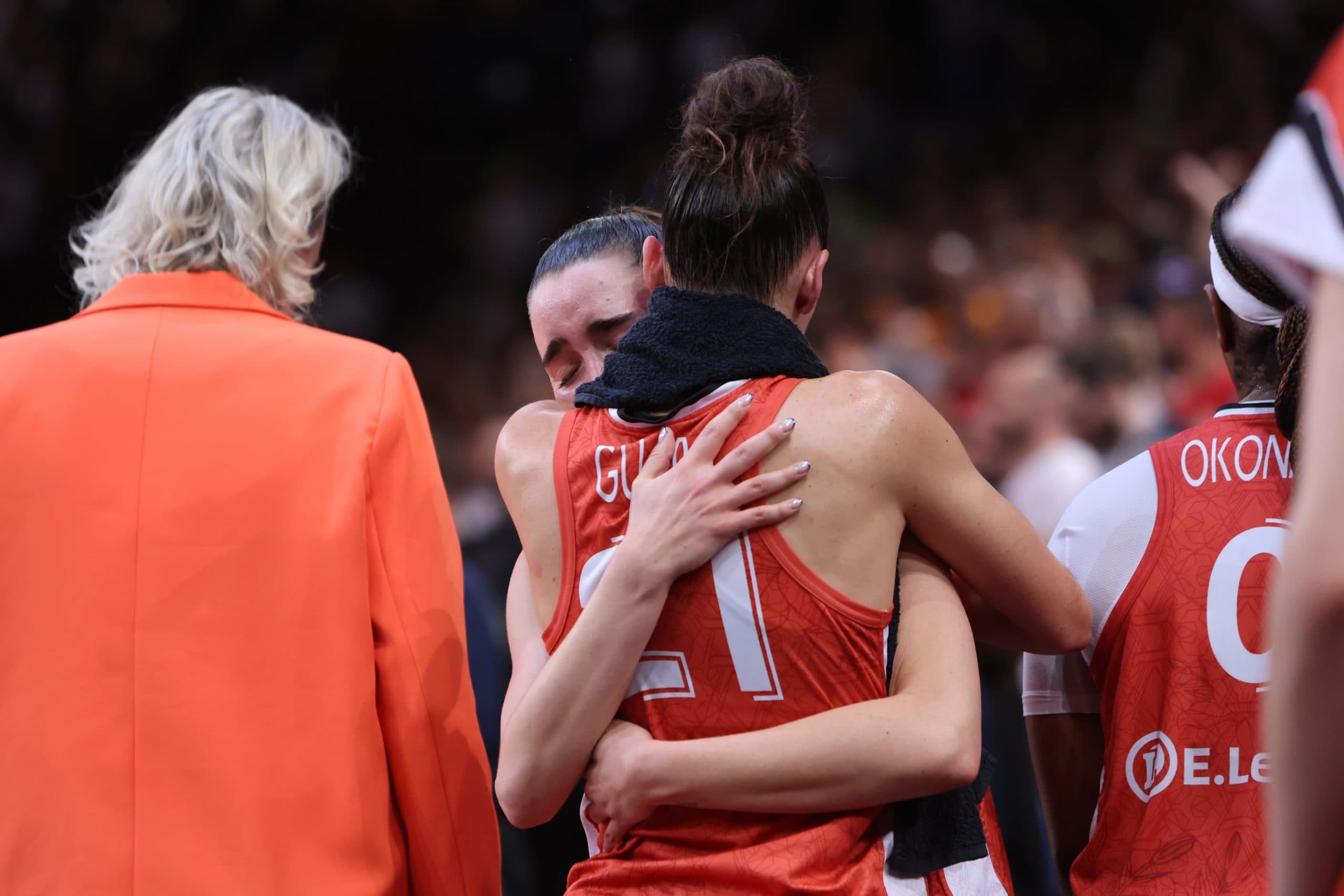 « Je ne voulais pas que la saison se finisse comme ça » : Pauline Astier officialise son départ de Bourges