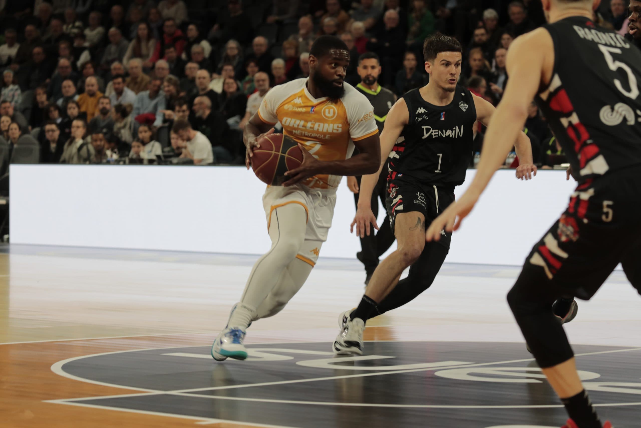 Boulazac co-leader, Lille lâche du terrain, Champagne Basket en profite, Orléans enchaîne