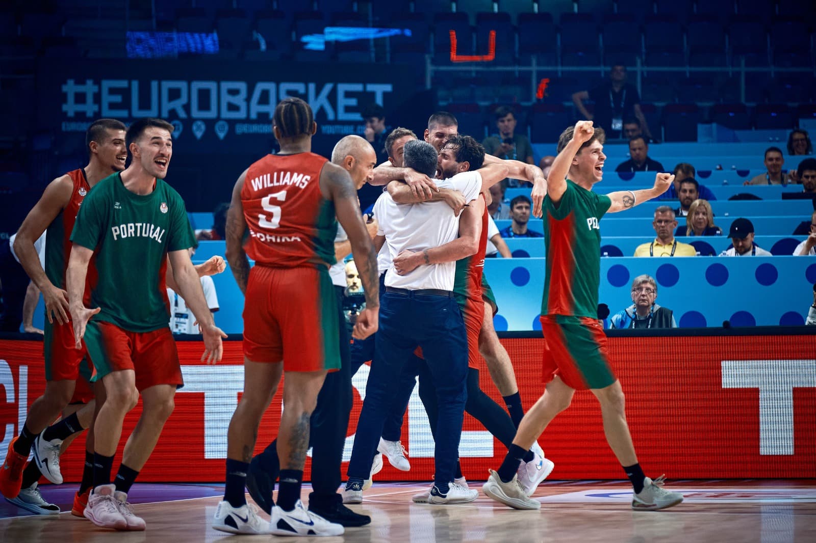 Le Portugal rentre dans l’histoire : première qualification pour la phase à élimination directe de l’EuroBasket !