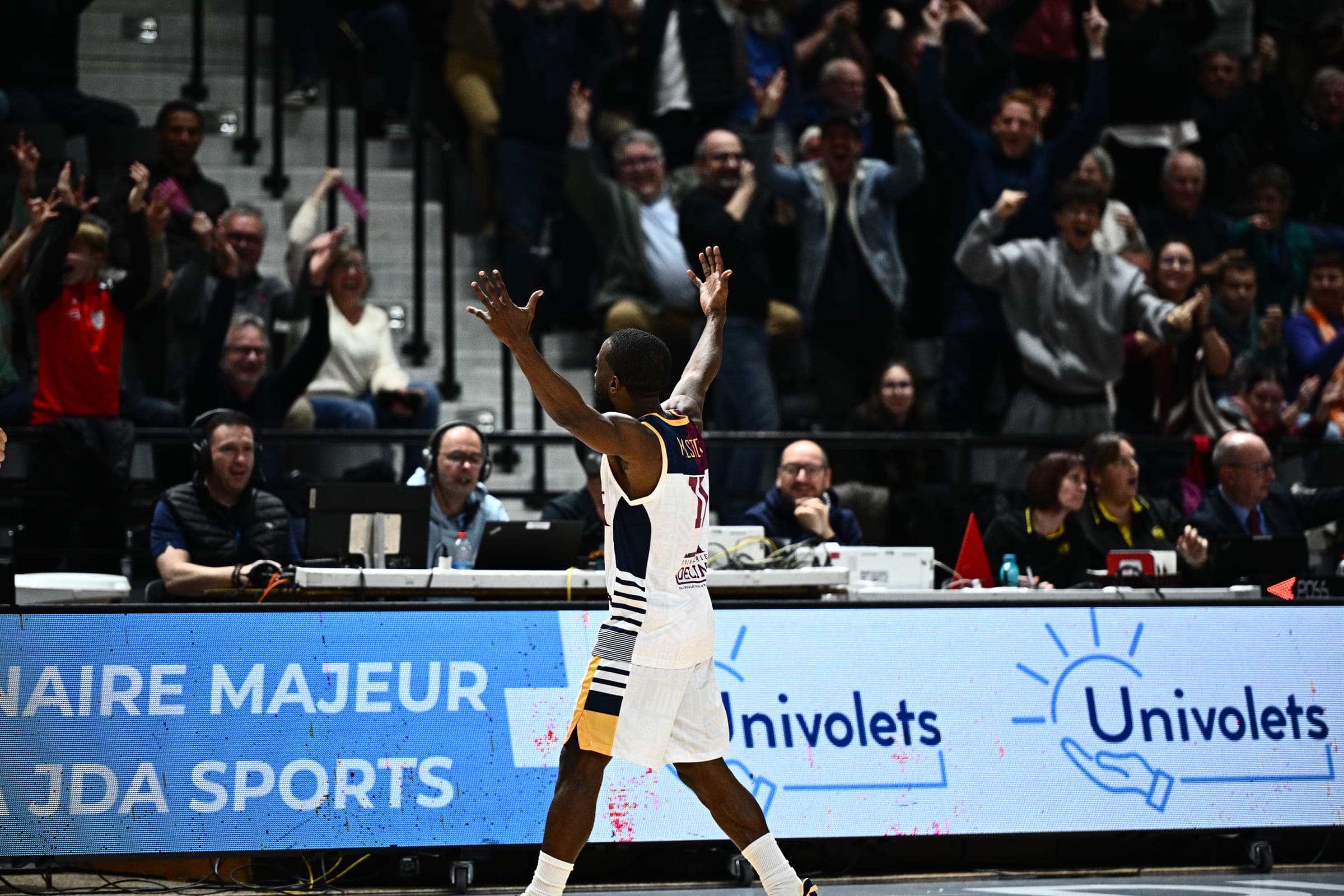 « L’objectif est atteint » : grâce à son icône Holston, la JDA Dijon a de nouveau son destin en mains en FIBA Europe Cup