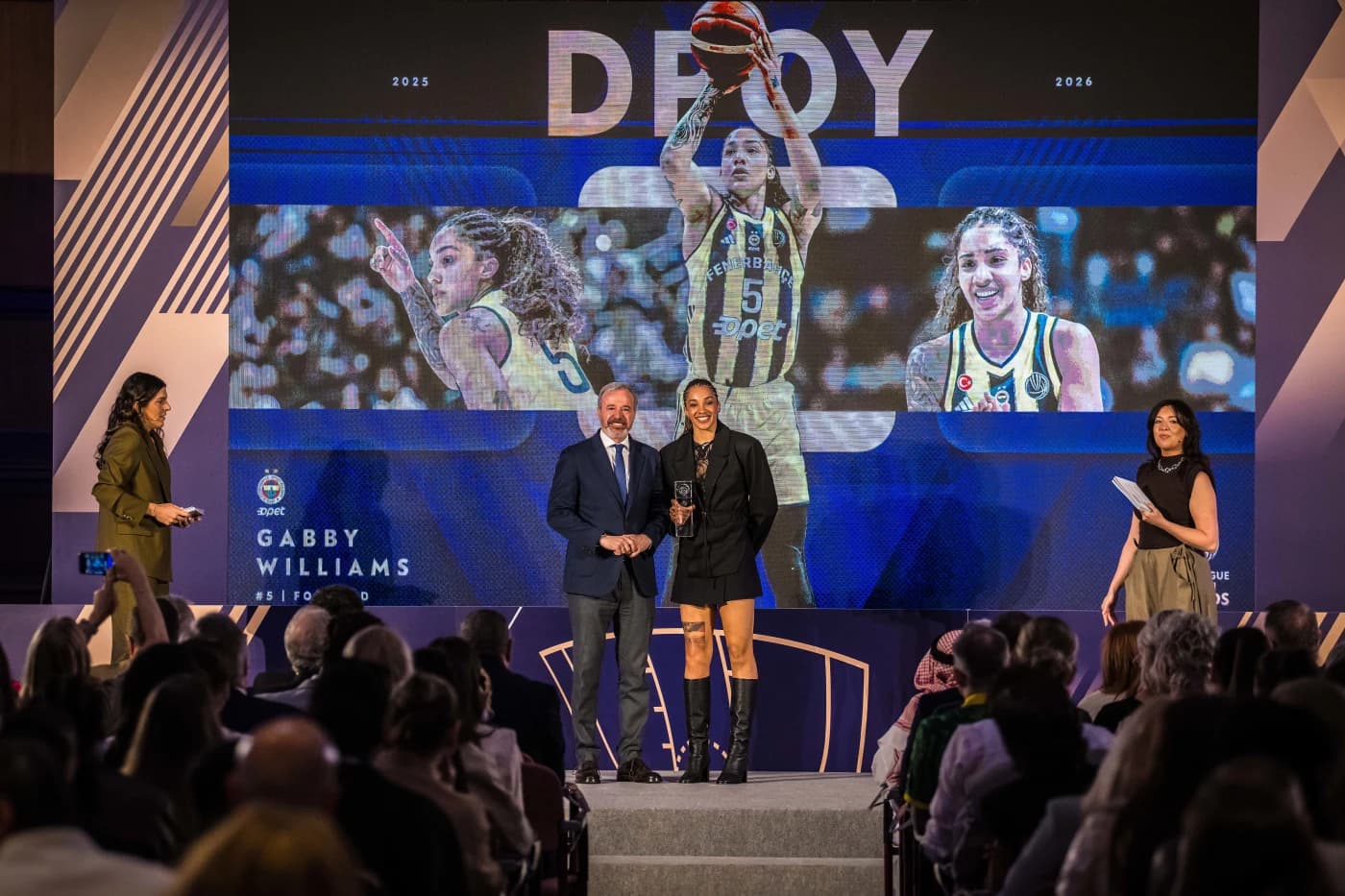 Gabby Williams, Leïla Lacan, Iliana Rupert, Julie Barennes : les Françaises à l’honneur pour les trophées de l’EuroLeague