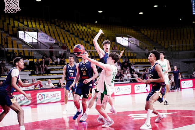 Les Espoirs de Dijon dominent Blois et filent en demi-finale du Trophée du Futur
