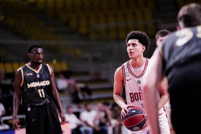 Isaac Guedegbe prend feu et Bourg, tenant du titre, Bourg écarte Monaco au Trophée du Futur