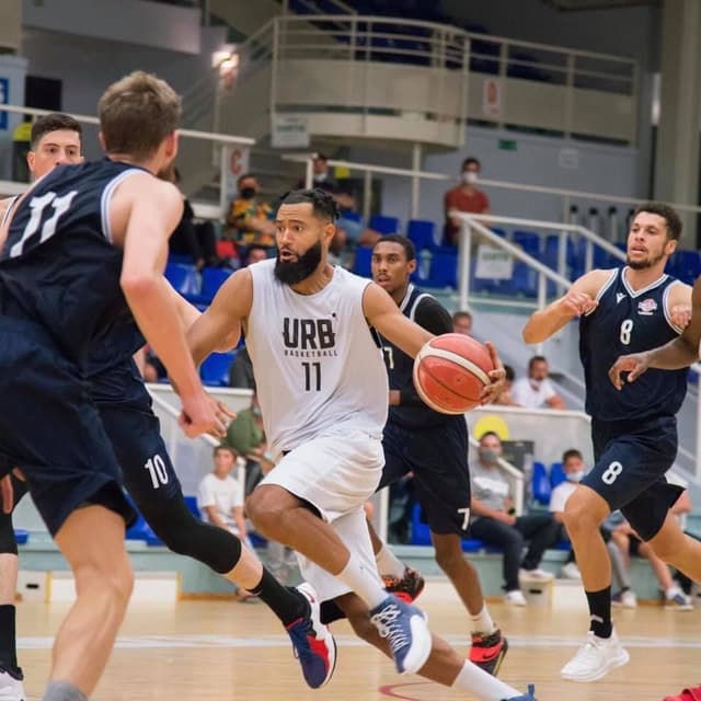 Rémi Dibo prolonge l’aventure avec l’Union Rennes Basket 35