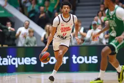 Cette saison en ÉLITE 2, Romain Parmentelot cumule 12,3 points, 3 rebonds et 3,9 passes décisives de moyenne.