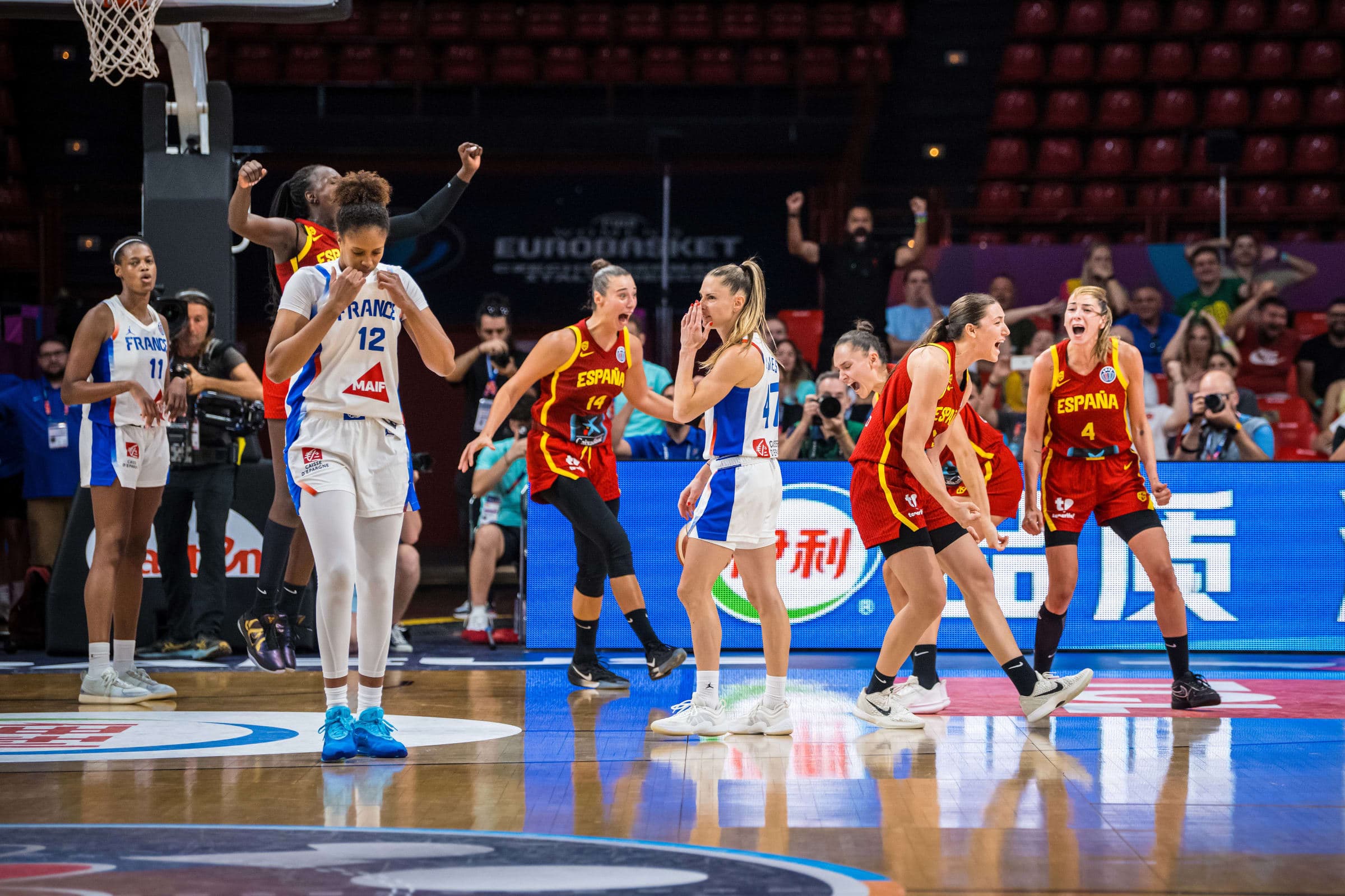 L’immense désillusion des Bleues, sorties en demi-finale de l’EuroBasket par l’Espagne
