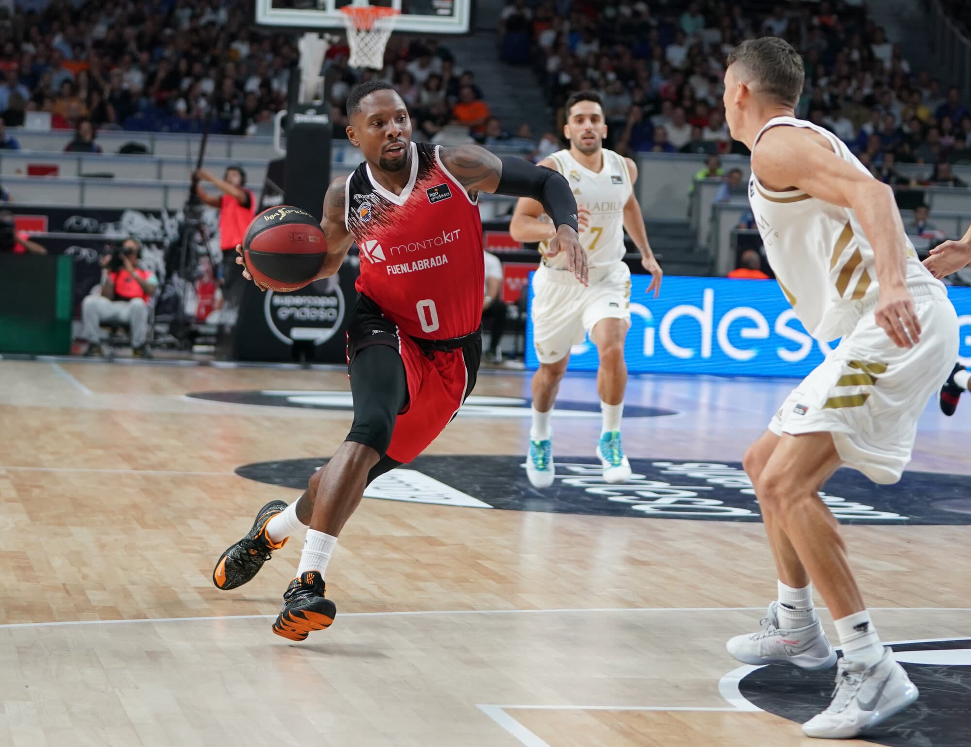 E.J. Rowland, le pigiste quadragénaire de la JL Bourg