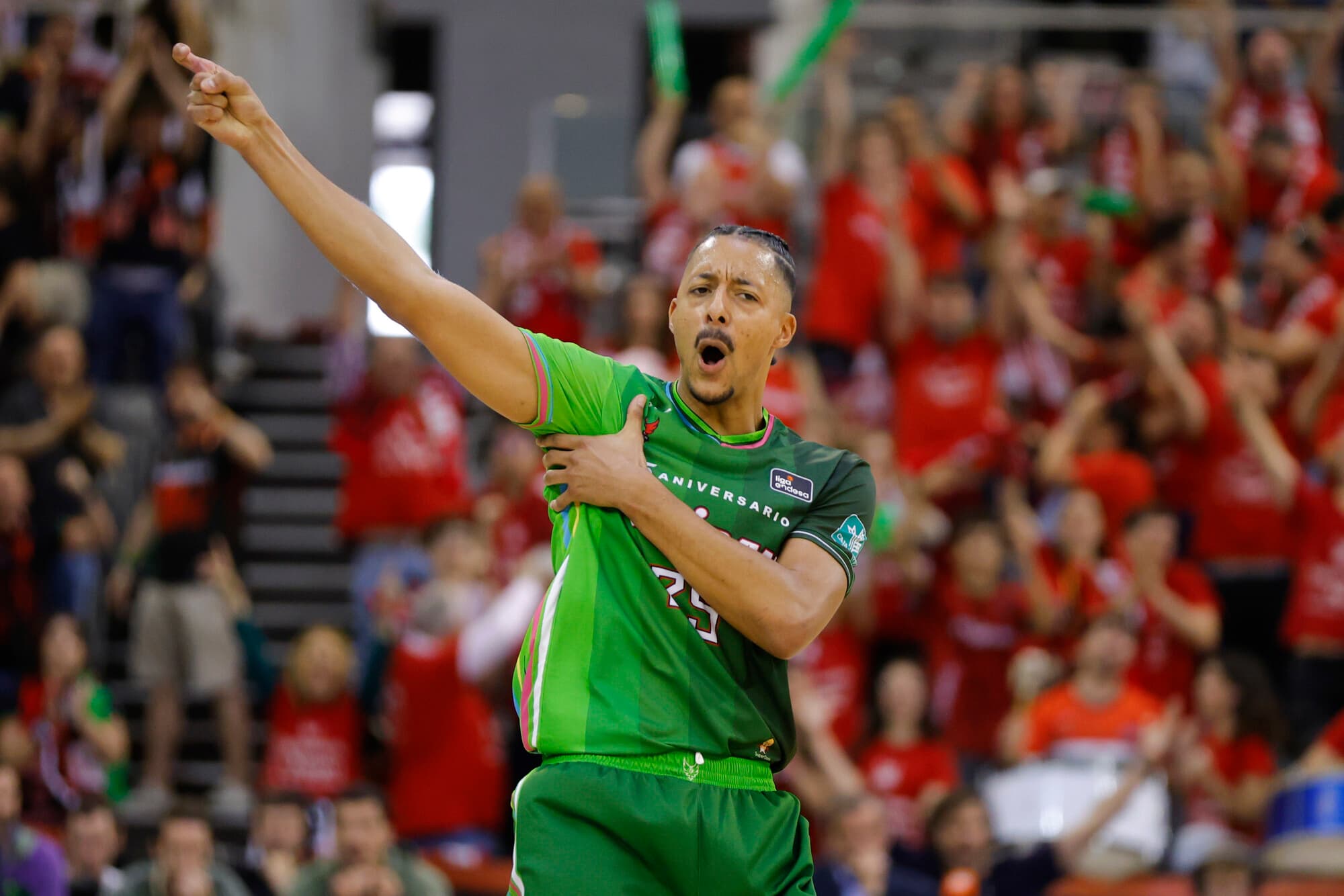 Grenade relance l’espoir du maintien avec William Howard et Jonathan Rousselle face à Malaga