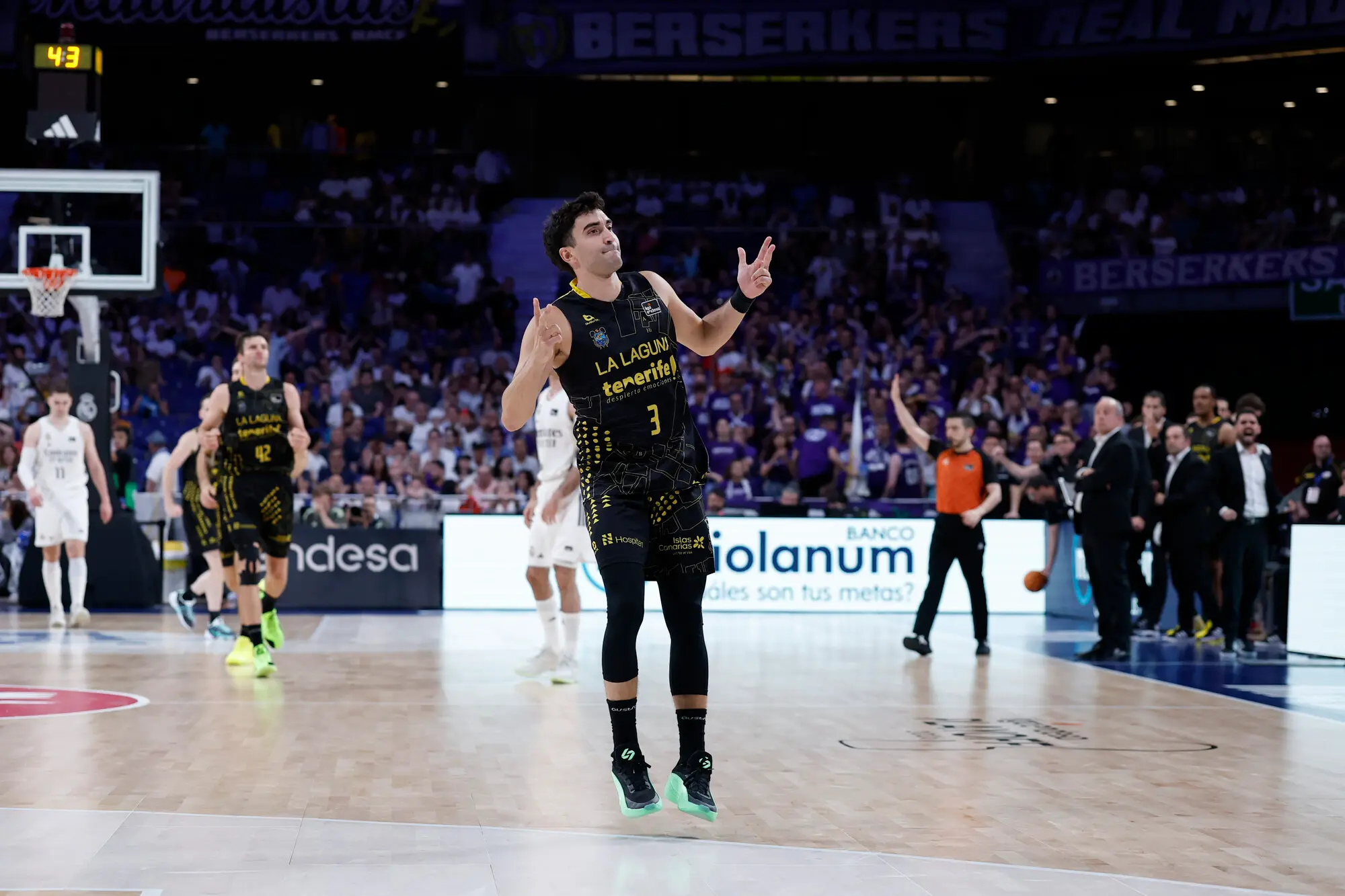 De -7 dans la dernière minute à la victoire au buzzer : Tenerife frappe fort chez le Real Madrid pour lancer les playoffs !